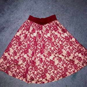Maroon mid length lace rose pattern skirt